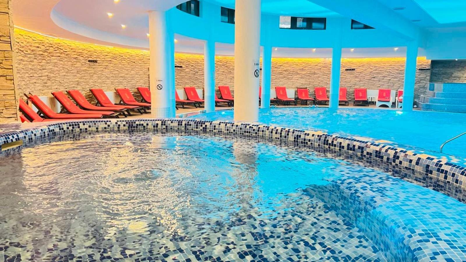 Hotel Orpheus - Casino And Spa بامبوروفو المظهر الخارجي الصورة
