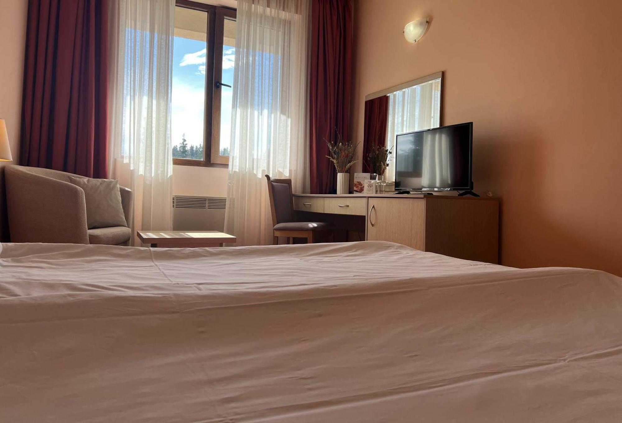 Hotel Orpheus - Casino And Spa بامبوروفو المظهر الخارجي الصورة
