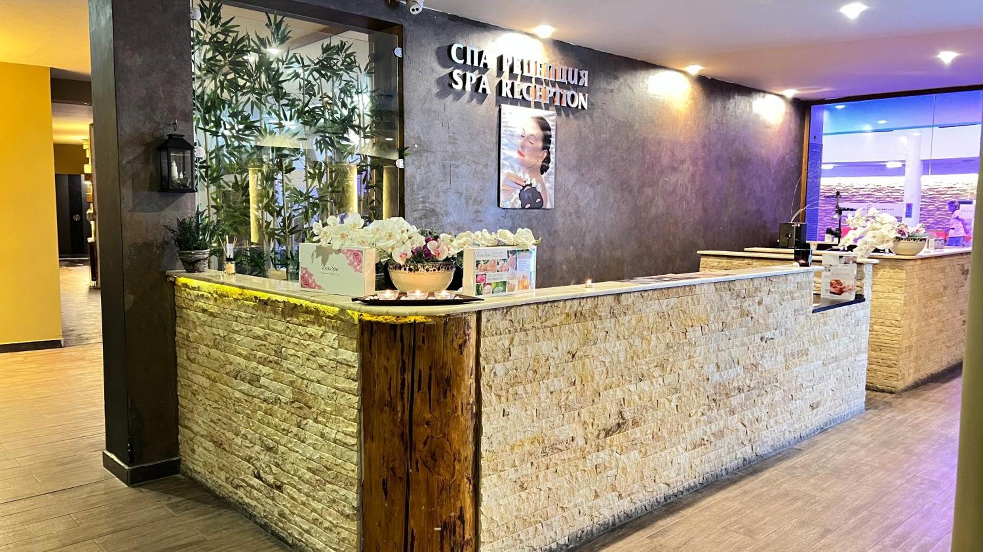 Hotel Orpheus - Casino And Spa بامبوروفو المظهر الخارجي الصورة