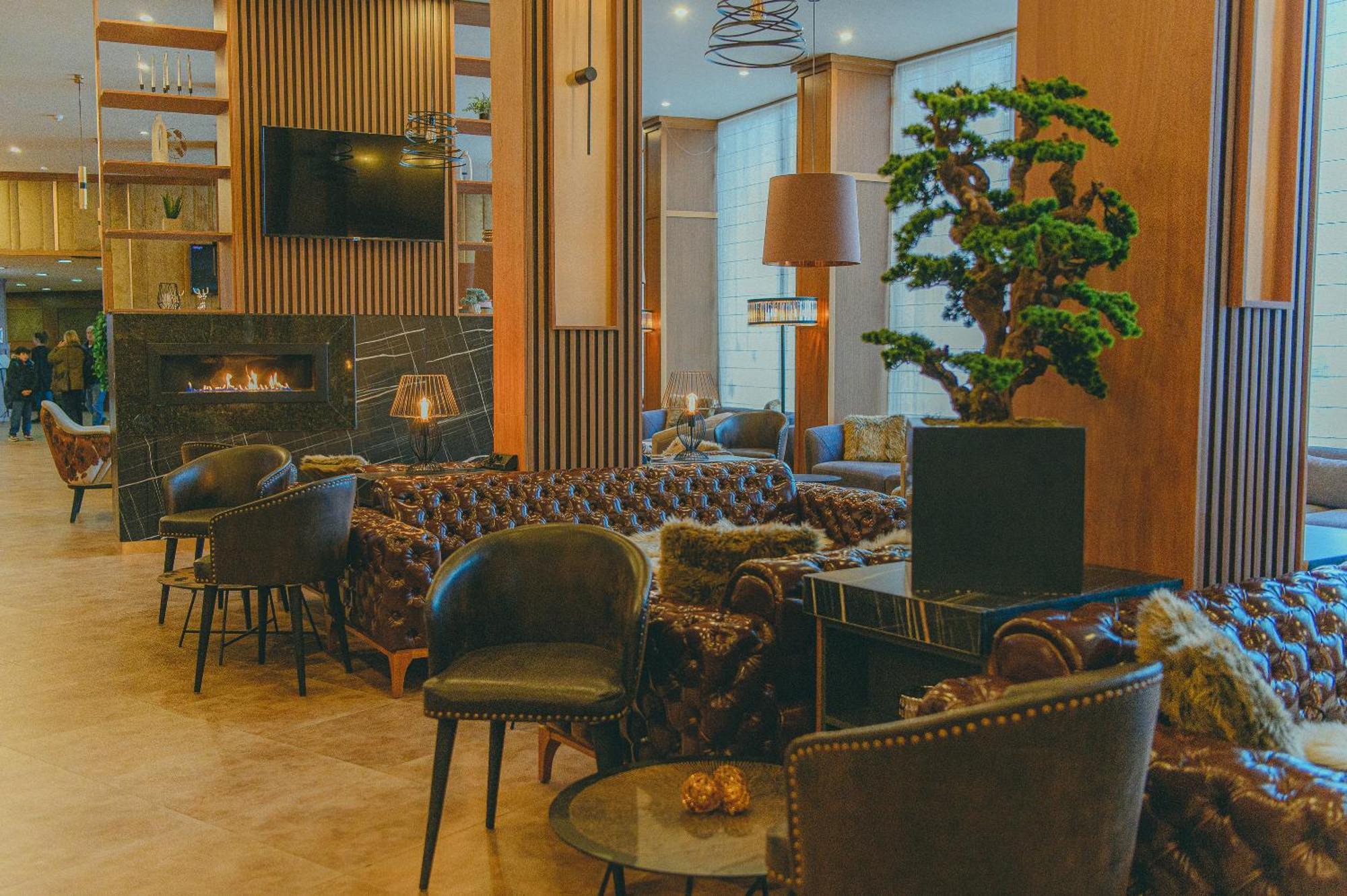 Hotel Orpheus - Casino And Spa بامبوروفو المظهر الخارجي الصورة