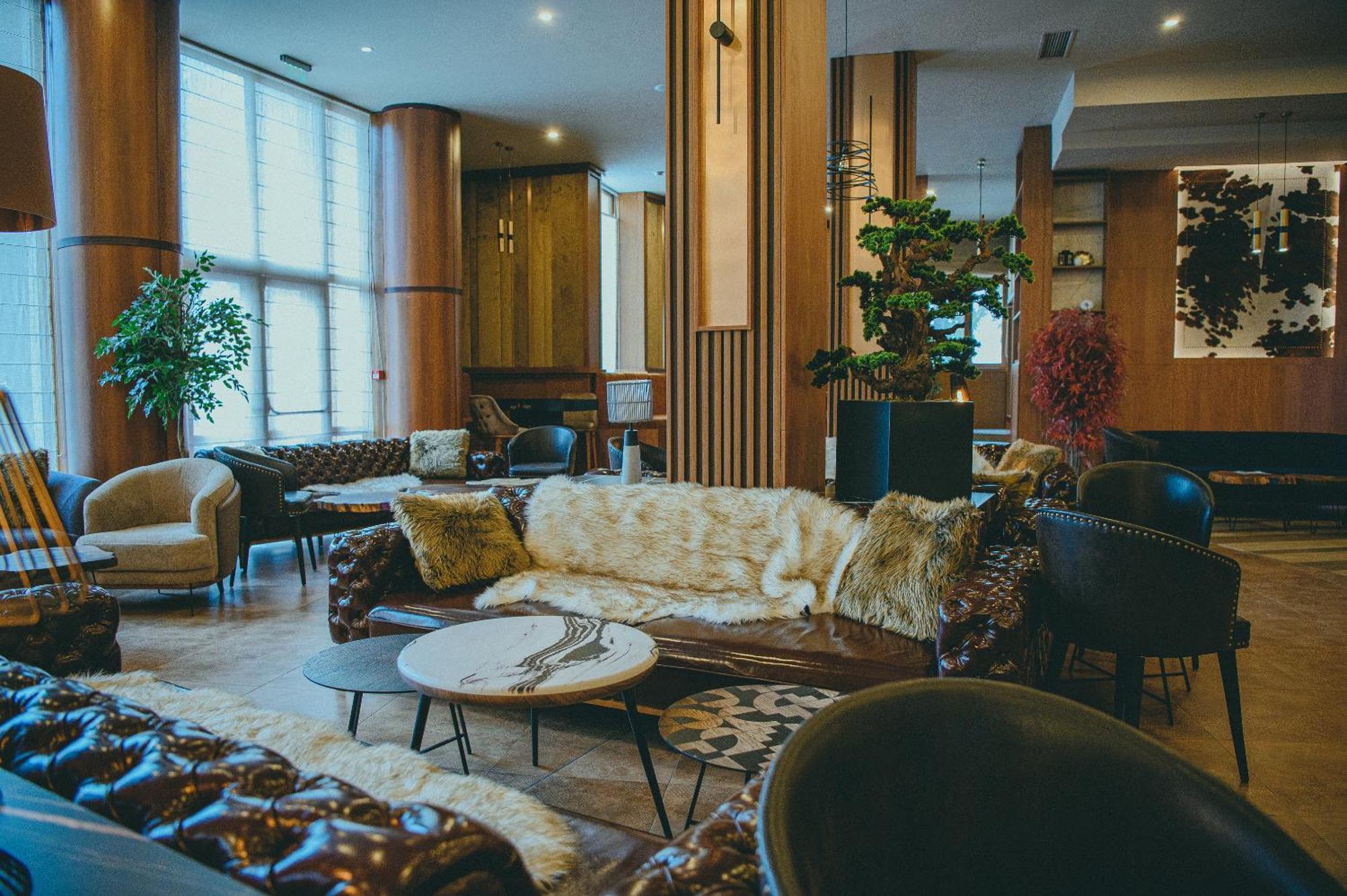 Hotel Orpheus - Casino And Spa بامبوروفو المظهر الخارجي الصورة